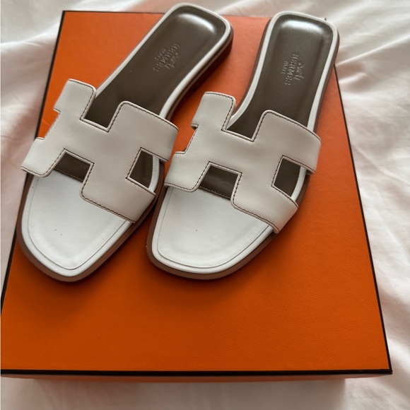 Women's White Oran Sandals - Picture 4 of 5
